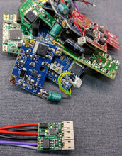 Load image into Gallery viewer, FT Slottechnik SCD2022 1/32 digital chip Carrera(R) 1/32 compatible